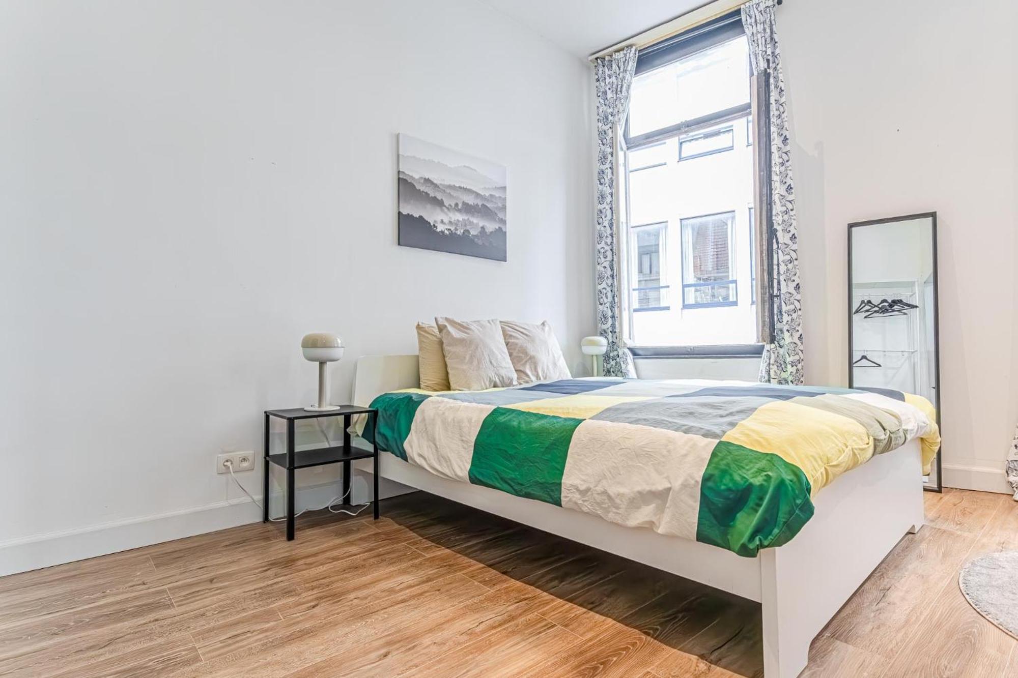 3 Stylish At A Great Location In Apartment