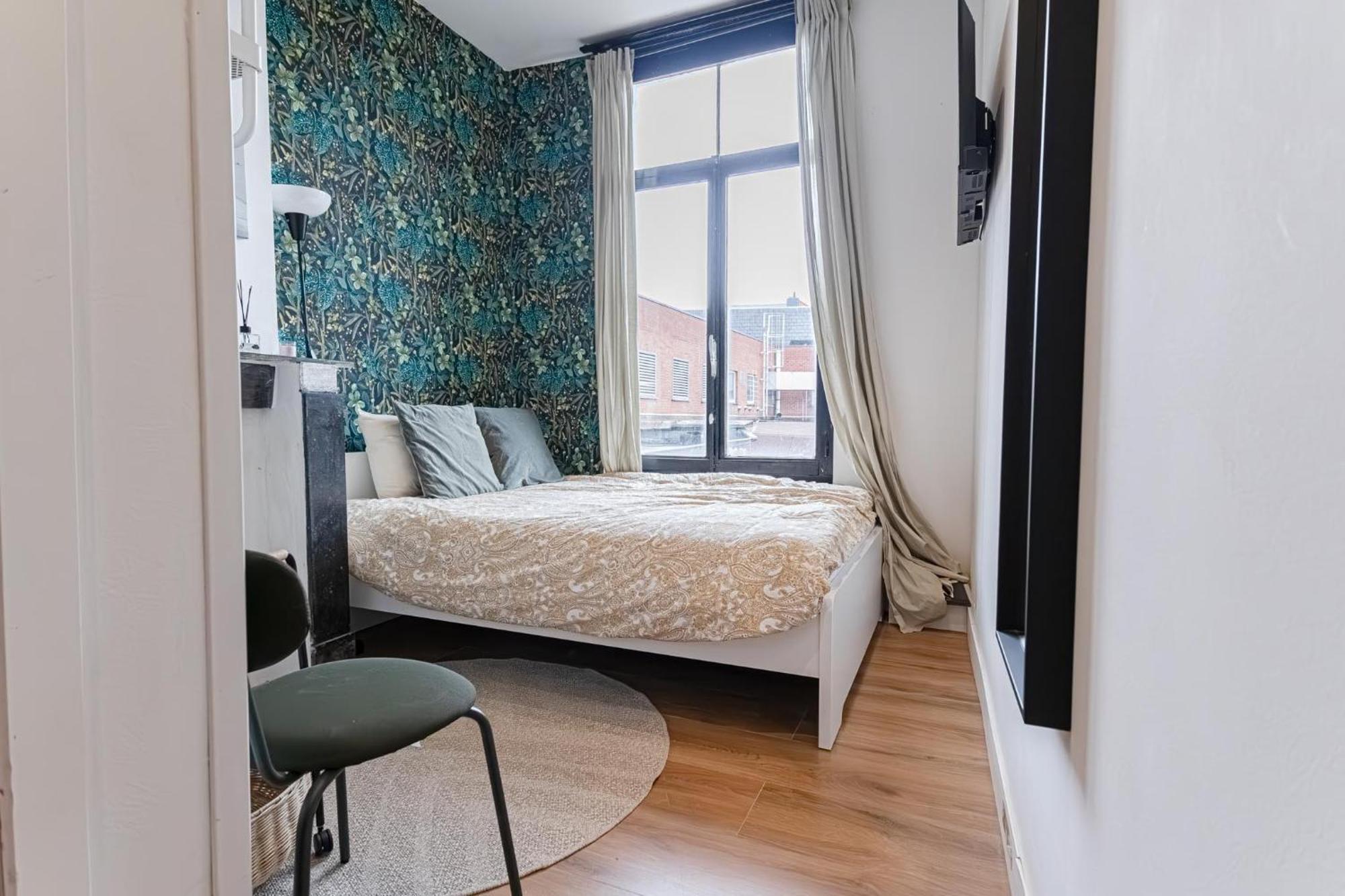 3 Stylish At A Great Location In Ghent