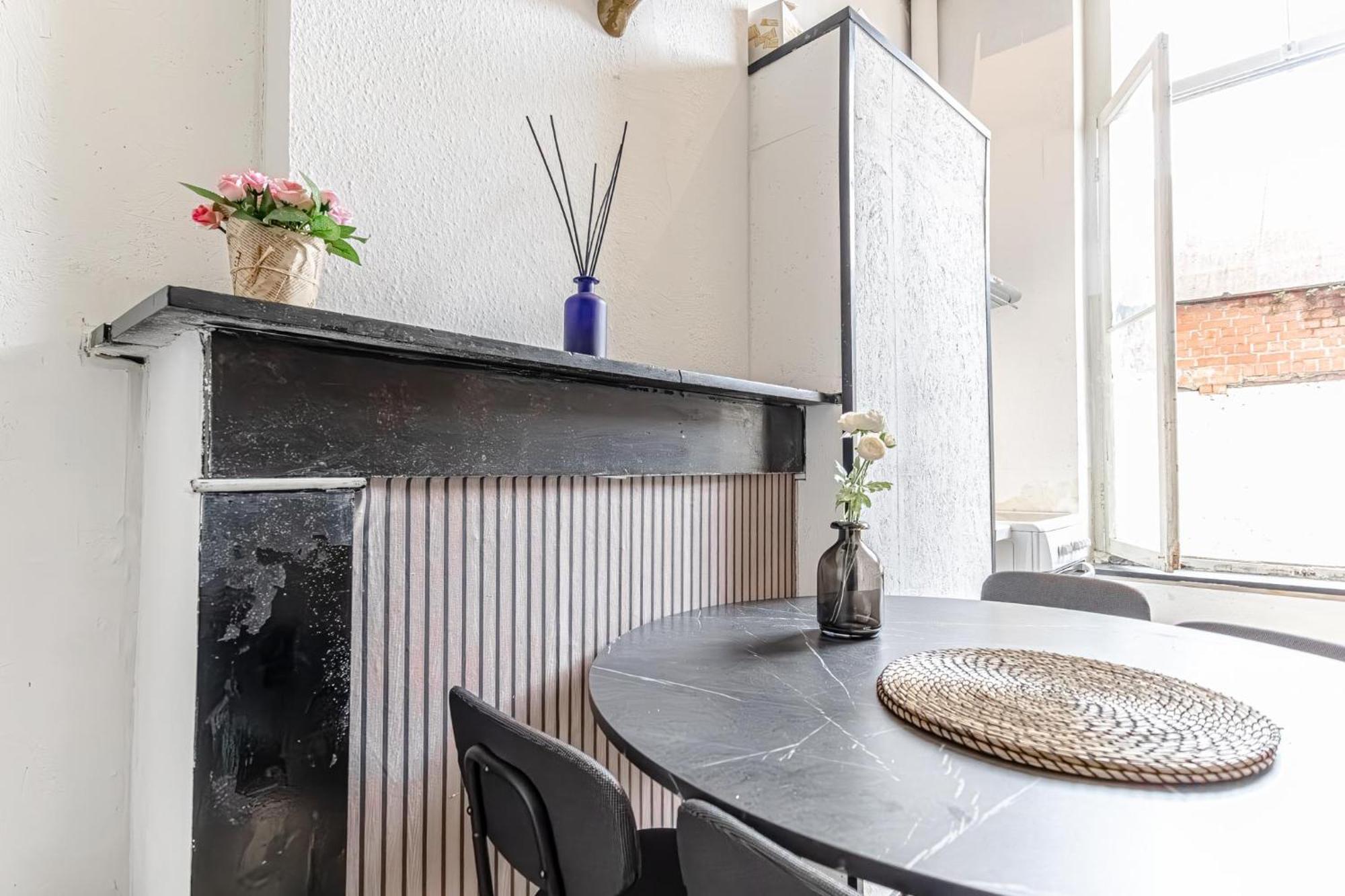 3 Stylish At A Great Location In * Ghent